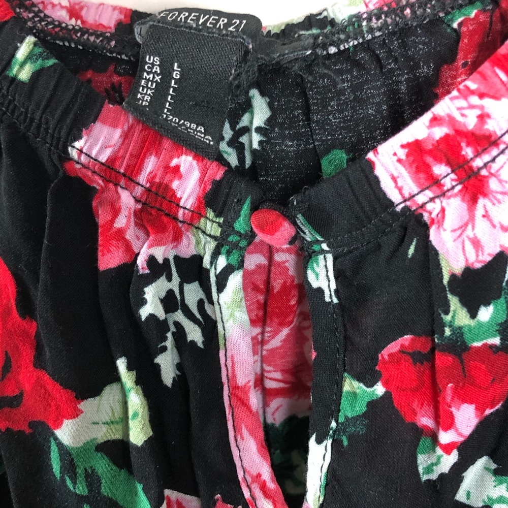 ✨Floral Crop Top with Long Sleeves✨ - Picture 4 of 4